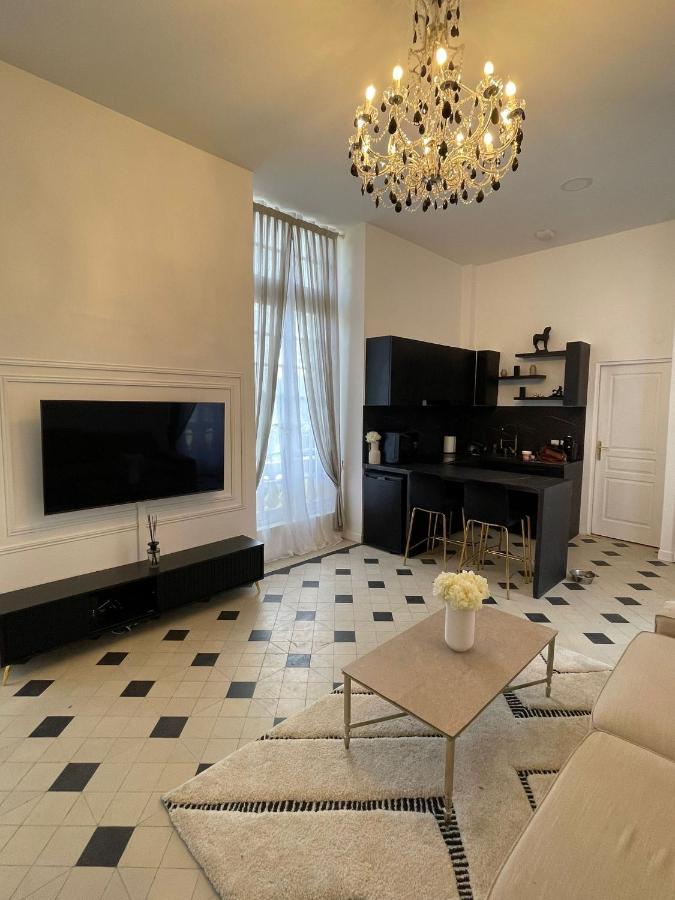 Romantique Jacuzzi, Au Chateau A 30 Min De Paris Apartamento Limay Exterior foto